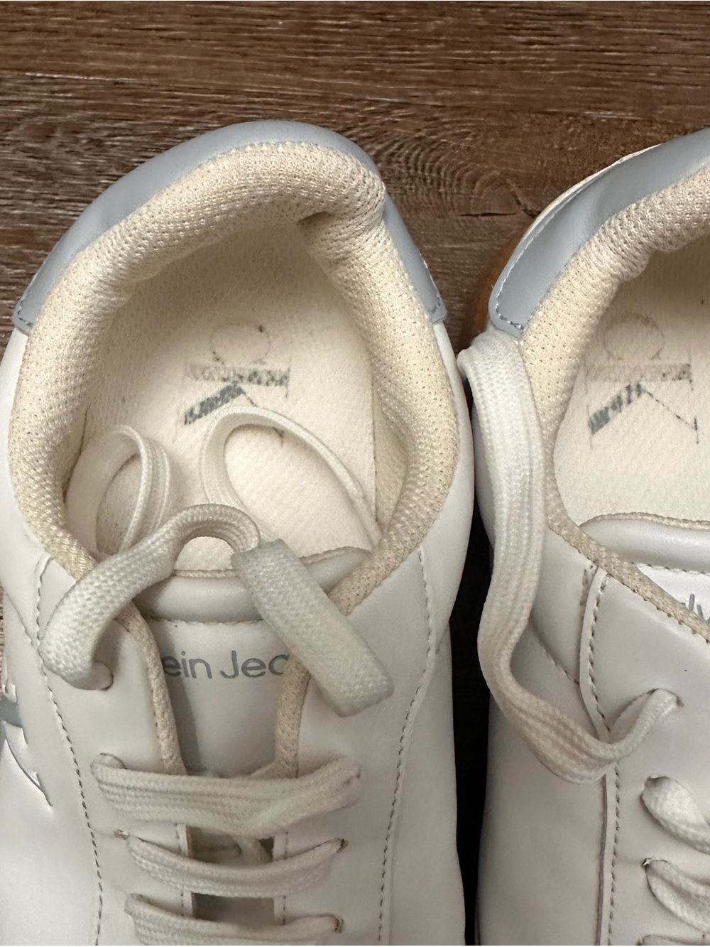 Calvin Klein Women's Cream Sneakers with Gum Sole - Picture 3 of 10
